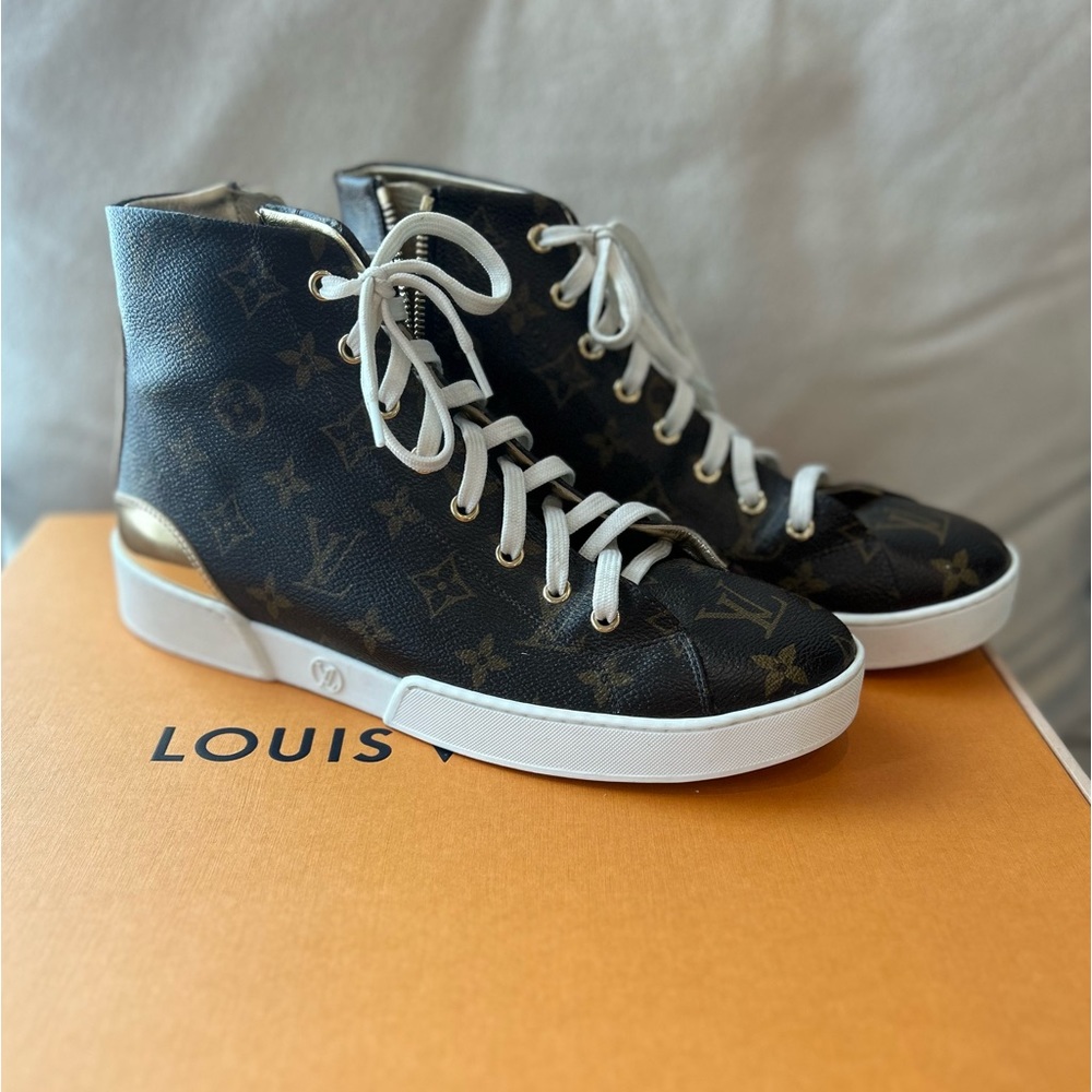 Brown and gold metallic Louis Vuitton high tops with shoe bags and box. Size 40. - Picture 1 of 5